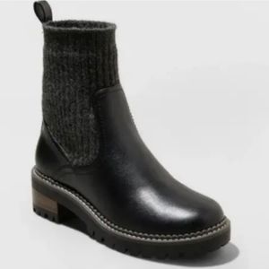 Universal Thread Chelsea boots